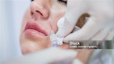 أهمية الترطيب اليومي للبشرة كيف تختارين المنتج المناسب