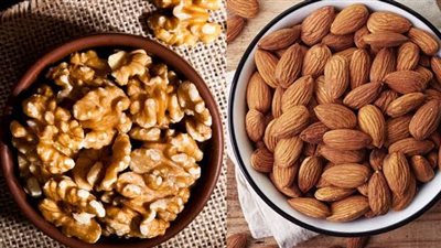 الجوز و اللوز أيهما أفضل صحياً، من يفوز؟ 