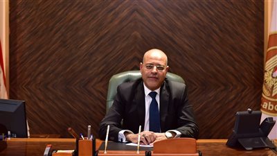 وزير العمل المصري محمد جبران يعلن عن فرص عمل جديدة في الإمارات بمرتبات 1800 درهم