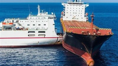 حاملة الطائرات يو إس إس ترومان اصطدمت بسفينة تجارية قرب بورسعيد في مصر