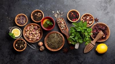  أشهر النباتات العطرية واستخداماتها في الطهي