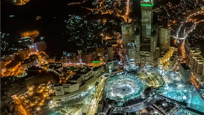من مكة إلى مسقط ما أهمية السياحة الدينية في دول الخليج؟ 