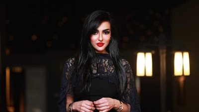 ملكة جمال السعودية رومي القحطاني تتحجب و تقدم التهاني بحلول شهر رمضان