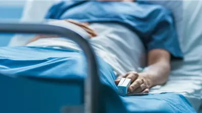 مريضة في حالة غيبوبة تهرب من العناية المركزة لتفادي دفع فاتورة المستشفى