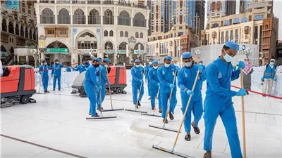 إنجاز نظافة المسجد الحرام دون التأثير على ضيوف الرحمن خلال 35 دقيقة