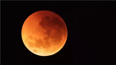 القمر الدموي يوم 14 مارس اين يرى الخسوف في العالم العربي