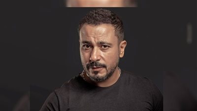 محمد نجاتي ينصح الممثلات اللواتي يرفضن اللمس بعدم التمثيل