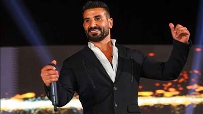 إطلالة جديدة لأحمد سعد لحيته باللون الأشقر