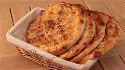 المعروك خبز الفقير يتنكر بثوب الملوك: التحول المثير في المطبخ السوري
