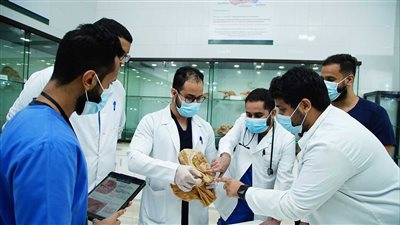 كيف يمكن لغير السعوديين الالتحاق بكليات الطب بالمملكة؟