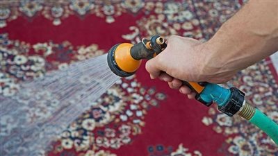كيفية تنظيف السجاد: التخلص من البقع والروائح