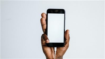 حياتك الثانية على الإنترنت:   كيف تُدير وجودك الرقمي بعد الوفاة بخطوات سهلة