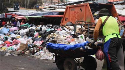 أطنان من النفايات تتراكم في شوارع رابع أكبر مدينة في بوليفيا