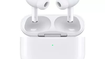 سماعات Apple AirPods Pro 2025: ميكروفونات ذكية تُترجم اللغات فوريًّا!