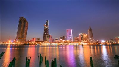 الإمارات تتربع على عرش العالم بتغطية الألياف الضوئية بنسبة 99.5% 