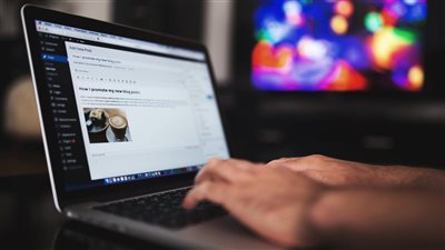 كيف تمنع الآخرين من حفظ الوسائط التي ترسلها إليهم تلقائيًا؟ نحن هنا لمساعدتك