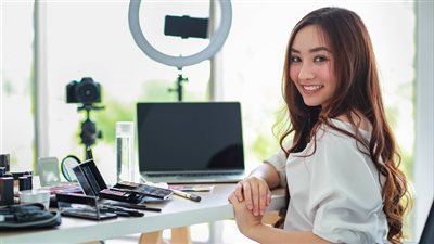 كيف تبني علامتكِ الشخصية على LinkedIn في 2025؟ 
