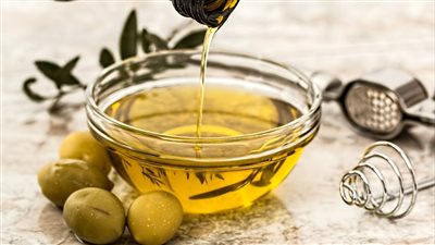 اصنعي عطرك بنفسك من زيت الزيتون