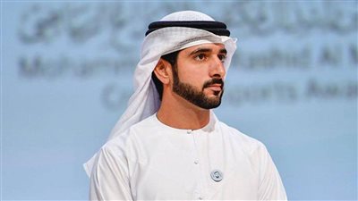 حمدان بن محمد يزور بورصة بومباي ويقرع جرس بدء تداولاتها