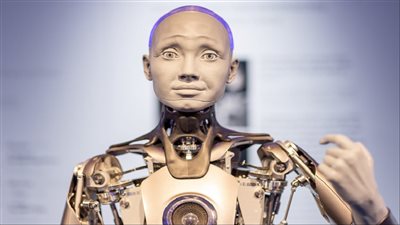 روبوت يطلب الجنسية ويُهدد بمقاضاة البشر إذا لم يُعامل كـ'شخص