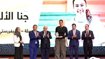 البطلة المصرية جنى الألفي  تتوج بلقب الدوري الأمريكي لكرة السلة