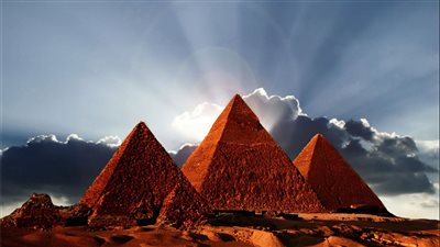 هل كان المصريون القدماء على اتصال بكائنات فضائية؟ بردية تثير الجدل 