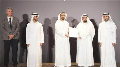  ولي عهد رأس الخيمة يشهد تخريج 100 إماراتي في برنامج ارتقاء 