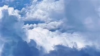 اكتشف العلماء سحابة في الفضاء تحتوي على كمية تكفي لملء محيطات الأرض