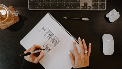 الفائز بجائزة أفضل سارد للقصص الرقمية لنتعرف عليه