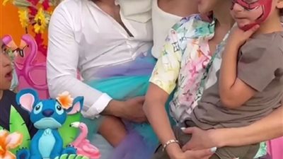 تامر حسني و بسمة بوسيل يحتفلان بعيد ميلاد ابنتهم 