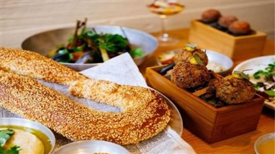 مطاعم شيكاغو تقدم كوكيز و شطائر تحمل اسم البابا ليو الرابع عشر 