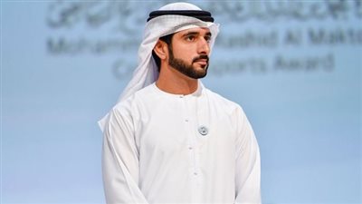 حمدان بن محمد يمنح الإقامة الذهبية للكوادر التمريضية في صحة دبي