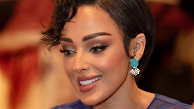 الممثلة رنا جبران تثير غضب الجمهور بتصرفاتها