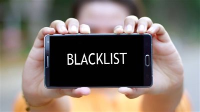 صبي يُفاجأ بإدراجه في القائمة السوداء أثناء تقدّمه لفتح حساب بنكي