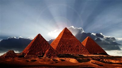 كشف سر بناء الأهرامات! نظرية جديدة تهز عالم الآثار