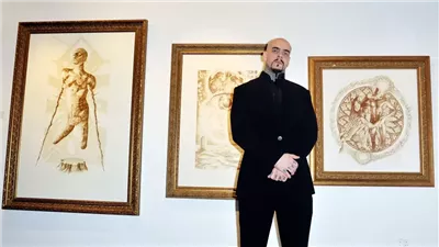 لوحة مرسومة بالدماء البشرية تُعرض في متحف مرموق