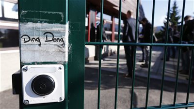 الشرطة تستغل كاميرات جرس الباب لمكافحة الجريمة