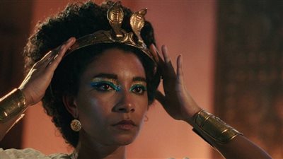 فيلم كليوباترا الجديد مع غال جادوت يثير غضب المؤرخين بسبب التزييف.