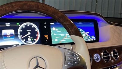 أول سيارة مزودة بشاشة OLED قابلة للطي من مرسيدس