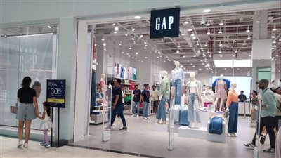 GAP تطلق خطًا جديدًا فاخرًا مستوحى من قطع السجادة الحمراء 