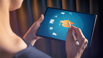 منصات التعلم الذاتي تُعلن عن دورات مجانية جديدة بالشراكة مع كبرى الجامعات العالمية