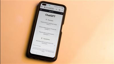 تقارير حديثة تشير إلى تسارع المنافسة بين مختبرات الذكاء الاصطناعي مع إطلاق نماذج متقدمة مثل GPT-5.5 وGemini 3.1 وClaude 4.6 