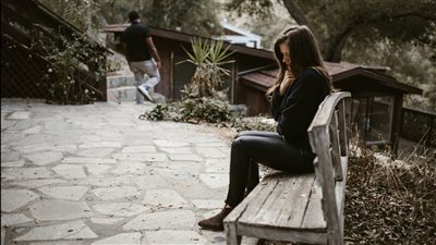 دراسة طبية دولية تكشف ارتباط الضغوط النفسية الحادة بارتفاع مخاطر الإصابة بمتلازمة القلب المنكسر