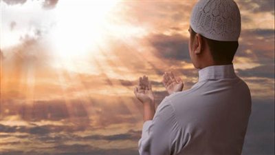 آية عجيبة وعظيمة تقتل الفقر تقرأها في الليل يأتي المال في النهار ...