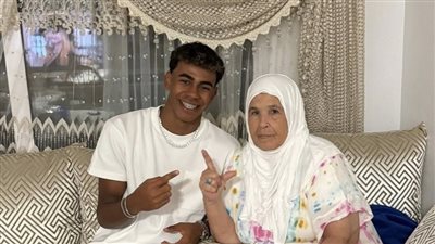 يامال يؤجل توقيع عقده مع برشلونة بسبب فاطمة