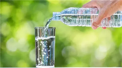 ما تحتاج إلى معرفته عن المواد الكيميائية الدائمة في مياه الشرب