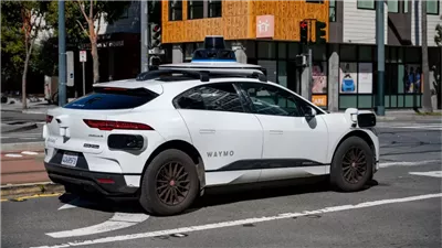 Waymo تستدعي 1200 سيارة ذاتية القيادة لتحديث برمجياتها