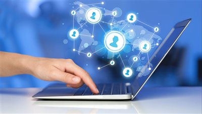 الحياة على الإنترنت، وعواقبها على أرض الواقع
