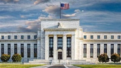 الفيدرالي الأمريكي يثبت أسعار الفائدة في نطاق 4.25%-4.50%