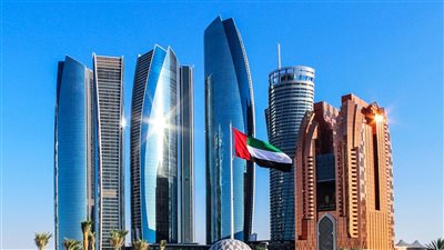 الإمارات تخفض رسوم الشركات الأجنبية لتحفيز الاستثمار.